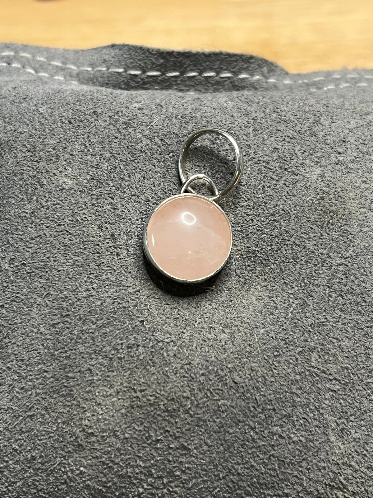 Round rose quartz pendant
