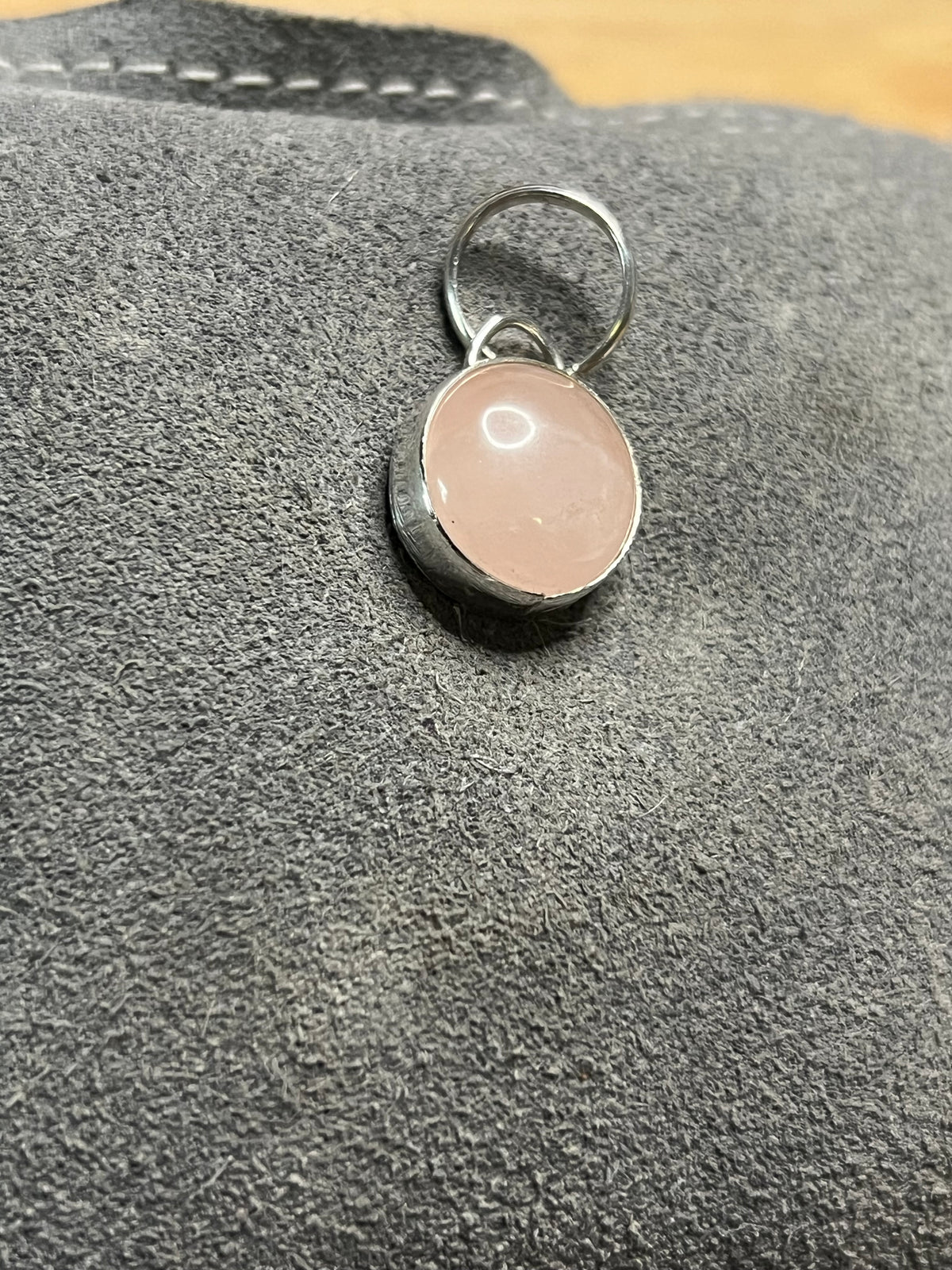 Round rose quartz pendant